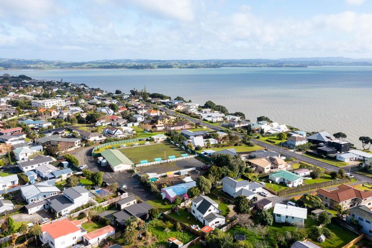 Photo of property in 3 Uatoto Road, Clarks Beach, 2122