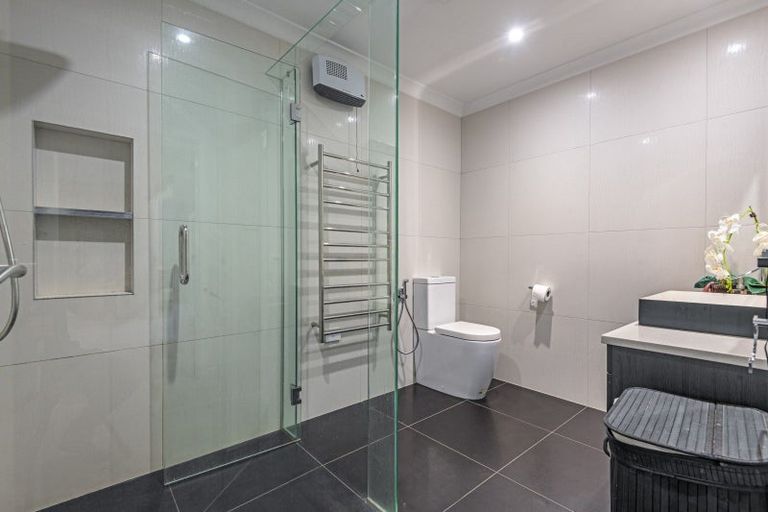 Photo of property in 2 Tutakarae Road, Kelvin Grove, Palmerston North, 4470