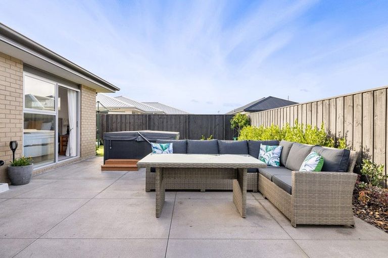 Photo of property in 28 Te Hurunui Drive, Pegasus, 7612