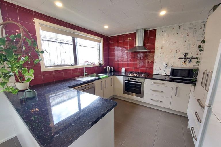 Photo of property in 5 Penrith Street, Westown, New Plymouth, 4310