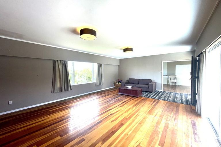 Photo of property in 23 Downsview Road, Pakuranga Heights, Auckland, 2010