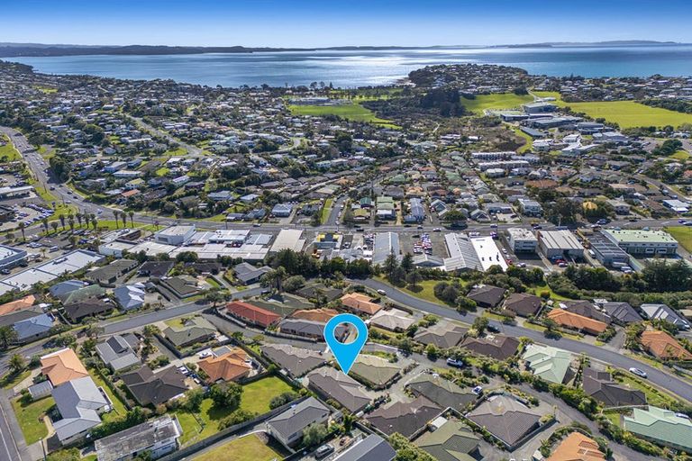Photo of property in 16 Elan Place, Stanmore Bay, Whangaparaoa, 0932