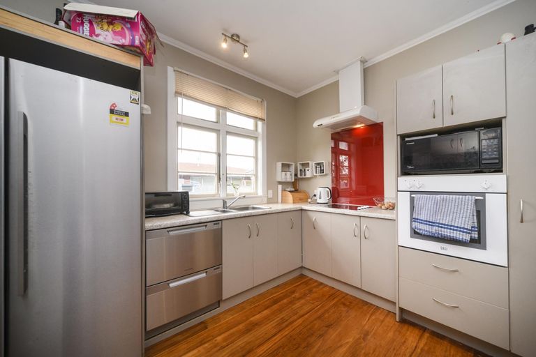 Photo of property in 97 Botanical Road, Takaro, Palmerston North, 4412