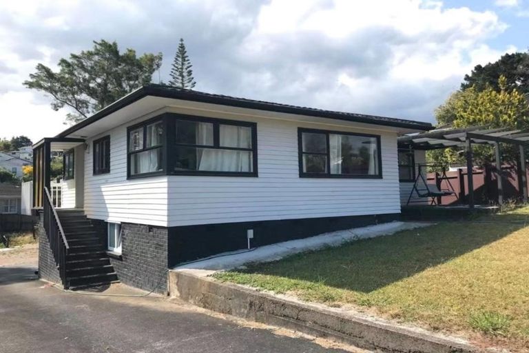Photo of property in 26 Lyford Crescent, Sunnynook, Auckland, 0620