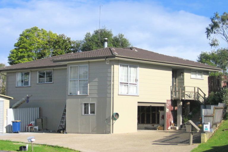 Photo of property in 15 Albemarle Place, Massey, Auckland, 0614