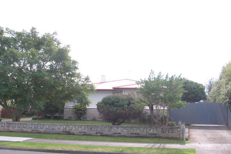 Photo of property in 13 Wyatt Avenue, Onekawa, Napier, 4110