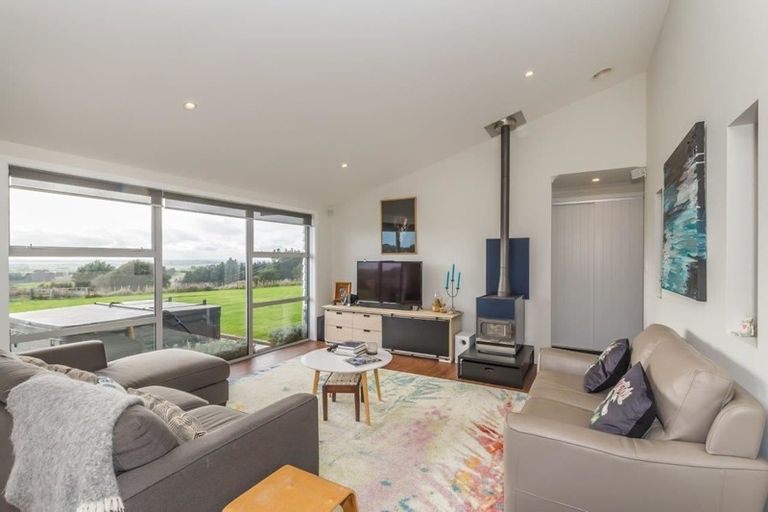 Photo of property in 40 Te Rohenga Road, Koputaroa, Levin, 5571