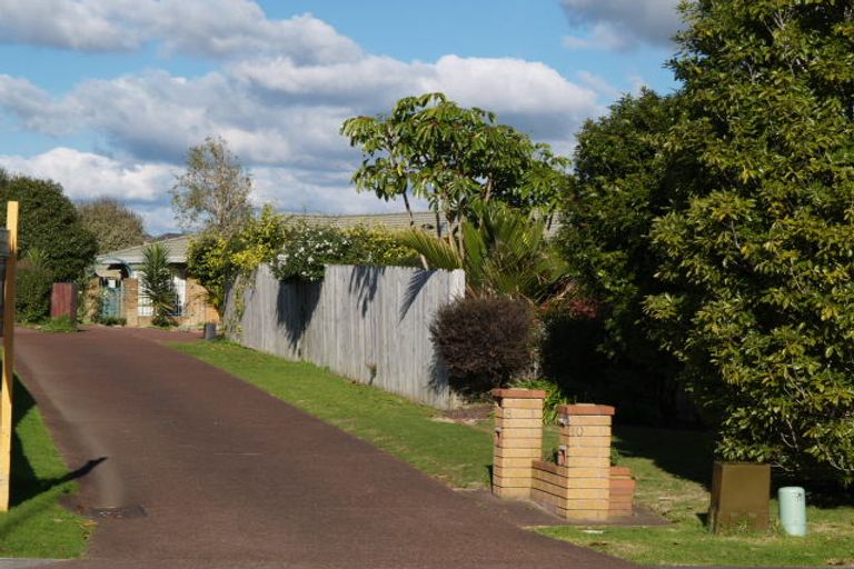 Photo of property in 10 John Lister Close, Golflands, Auckland, 2013