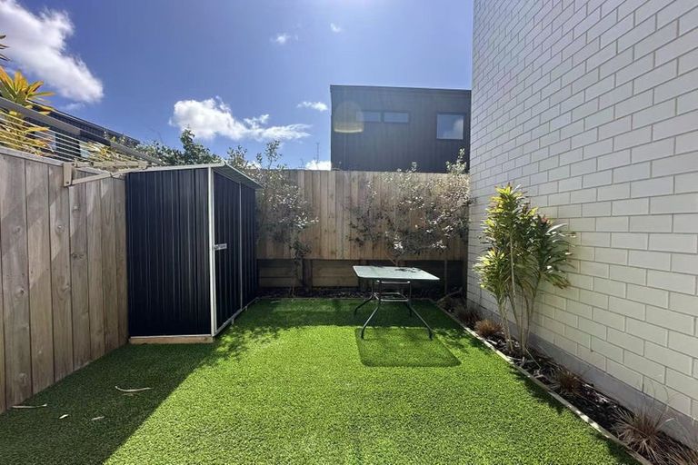 Photo of property in 1a Hamurana Place, Te Atatu Peninsula, Auckland, 0610