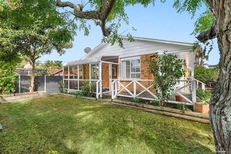 Photo of property in 15a The Circle, Manly, Whangaparaoa, 0930