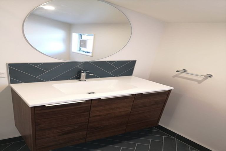 Photo of property in Fernhill Flats, 10/324 The Terrace, Te Aro, Wellington, 6011