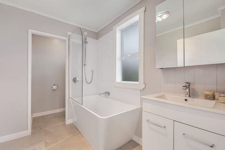 Photo of property in 4 Alice Street, Riverhead, 0820