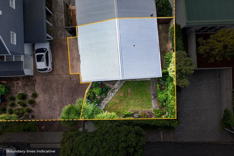 Photo of property in 1/91a Roseberry Avenue, Birkenhead, Auckland, 0626
