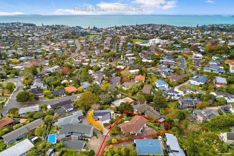 Photo of property in 5 Elizabeth Place, Mairangi Bay, Auckland, 0630
