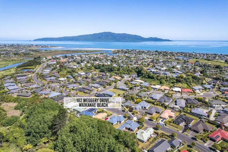 Photo of property in 102 Weggery Drive, Waikanae Beach, Waikanae, 5036