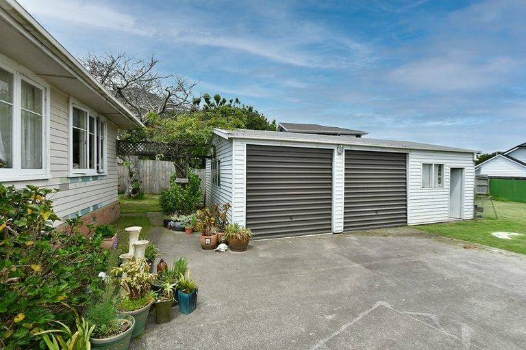 Photo of property in 47 Waipani Road, Te Atatu Peninsula, Auckland, 0610