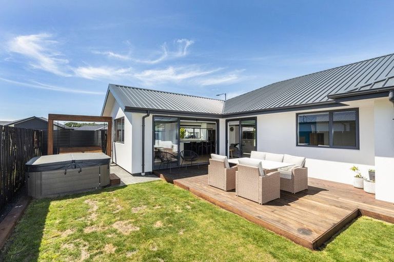 Photo of property in 12 Salkeld Place, Woodend, 7610