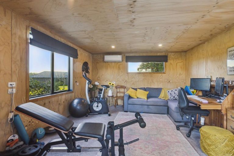 Photo of property in 34 Ohau Gravels Way, Ohau, Levin, 5570