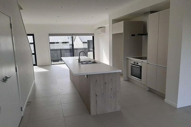 Photo of property in 4 Alexander Willis Crescent, Hobsonville, Auckland, 0616