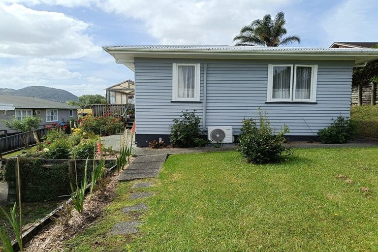 Photo of property in 26 View Street, Maungaturoto, 0520