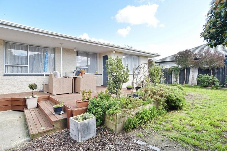 Photo of property in 2/5 Chadbury Street, Parklands, Christchurch, 8083