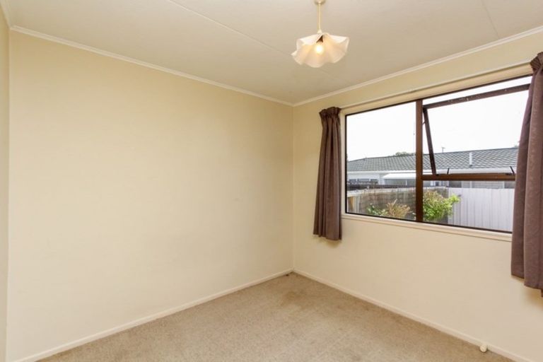 Photo of property in 2/458 Saint Aubyn, Moturoa, New Plymouth, 4310