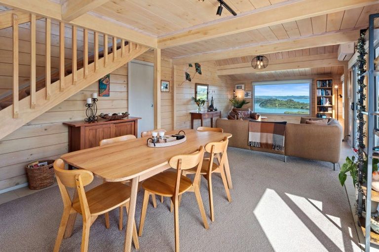 Photo of property in 16 Lichen Grove, Russell, 0272