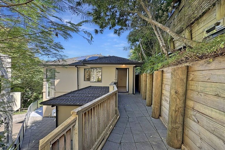 Photo of property in 5 Bank Road, Northland, Wellington, 6012