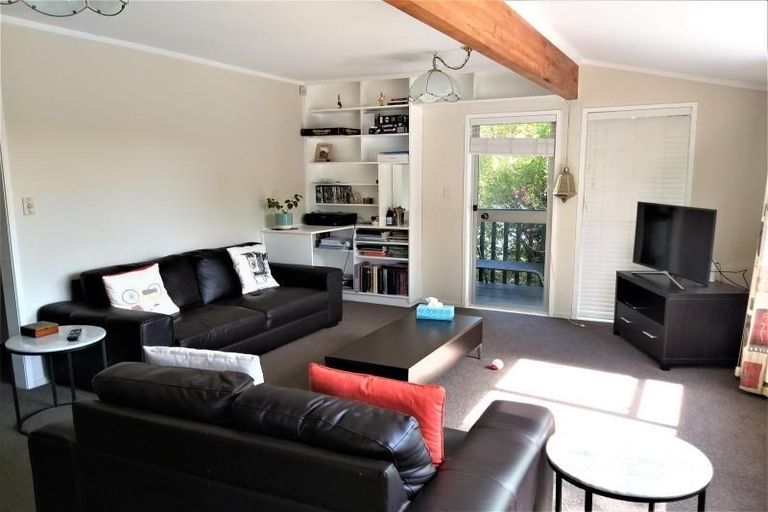 Photo of property in 1/18 Lynn Road, Bayview, Auckland, 0629