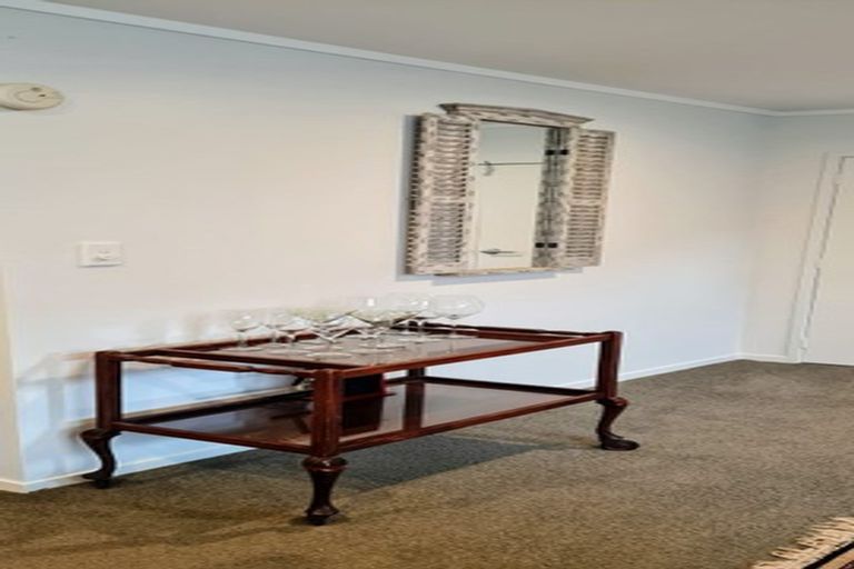 Photo of property in 43 Sharon Road, Waiake, Auckland, 0630