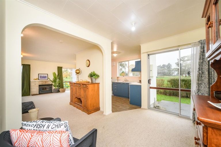 Photo of property in 24 Oaklea Avenue, Marton, 4710