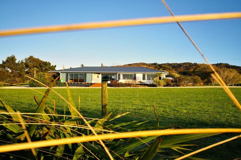 Photo of property in 9 Pakawau-bush Road, Pakawau, Collingwood, 7073