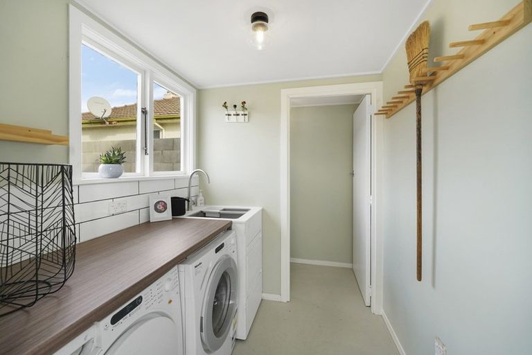 Photo of property in 12 Fastnet Street, Alexandra, 9320