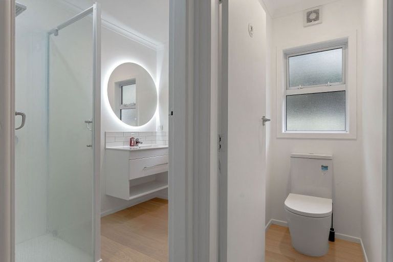 Photo of property in 3 Catherine Crescent, Paparangi, Wellington, 6037