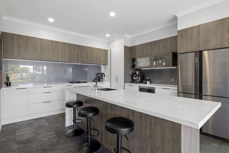 Photo of property in 250a Courtenay Street, Strandon, New Plymouth, 4312