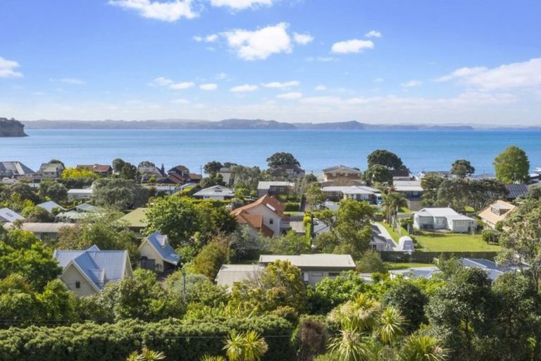 Photo of property in 11 Beach Road, Manly, Whangaparaoa, 0930