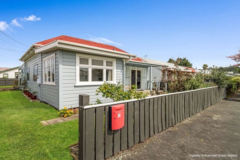Photo of property in 1 Alexander Street, Whanganui, 4500