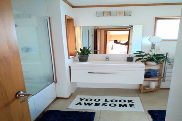 Photo of property in 2/45 Rawene Road, Birkenhead, Auckland, 0626