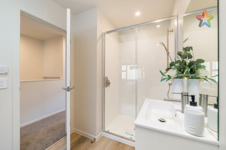 Photo of property in 3/240 Stokes Valley Road, Stokes Valley, Lower Hutt, 5019