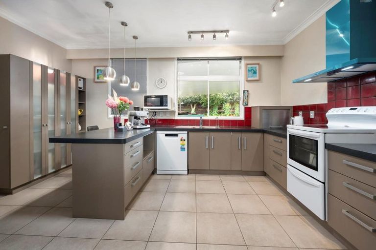 Photo of property in 42 Devon Street, Glenholme, Rotorua, 3010