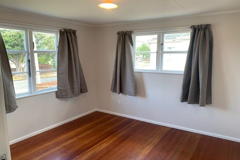 Photo of property in 13-15 Gillespie Street, Taita, Lower Hutt, 5011