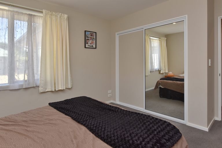 Photo of property in 15 Taggart Place, Sockburn, Christchurch, 8042