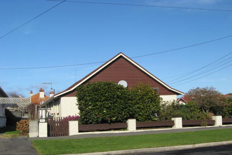Photo of property in 63 Hargest Crescent, Saint Kilda, Dunedin, 9012