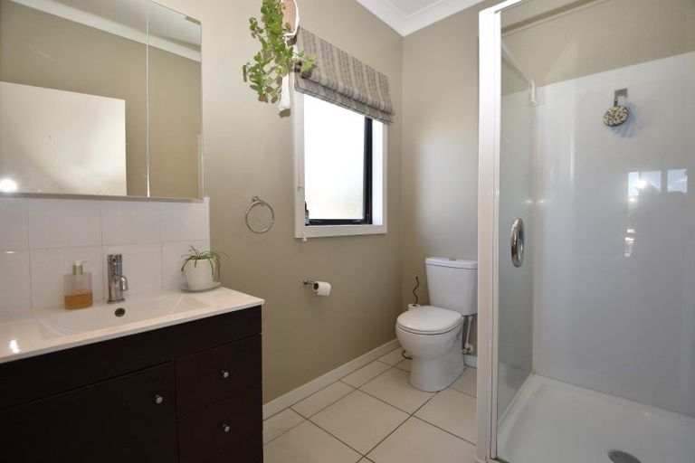 Photo of property in 18 Carrington Drive, Carterton, 5713