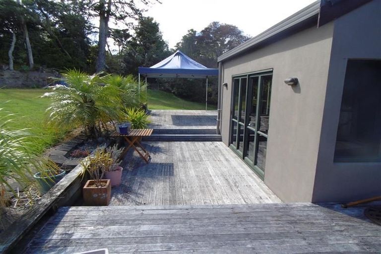 Photo of property in 31 Almond Grove, Greenhithe, Auckland, 0632