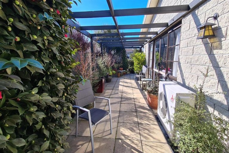 Photo of property in 21 Juniper Place, Burnside, Christchurch, 8053