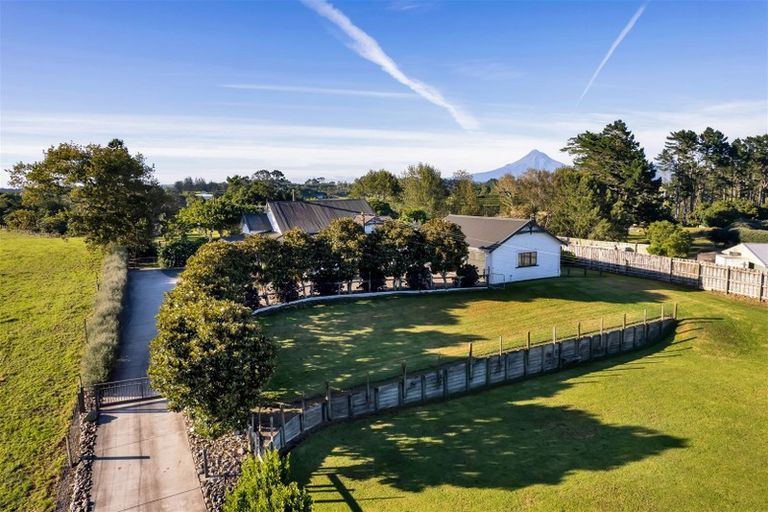 Photo of property in 1312 Devon Road, Brixton, Waitara, 4382