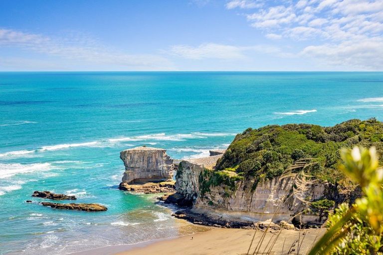 Photo of property in 41 Waitea Road, Muriwai, 0881