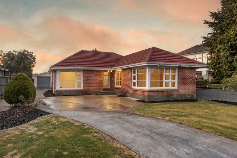Photo of property in 10 Mappleton Avenue, Burnside, Christchurch, 8053