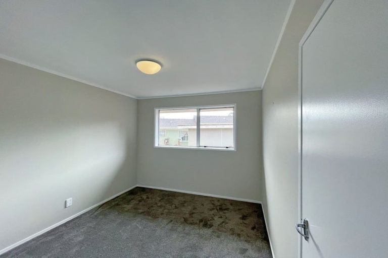 Photo of property in 2/82 Moore Street, Hillcrest, Auckland, 0627